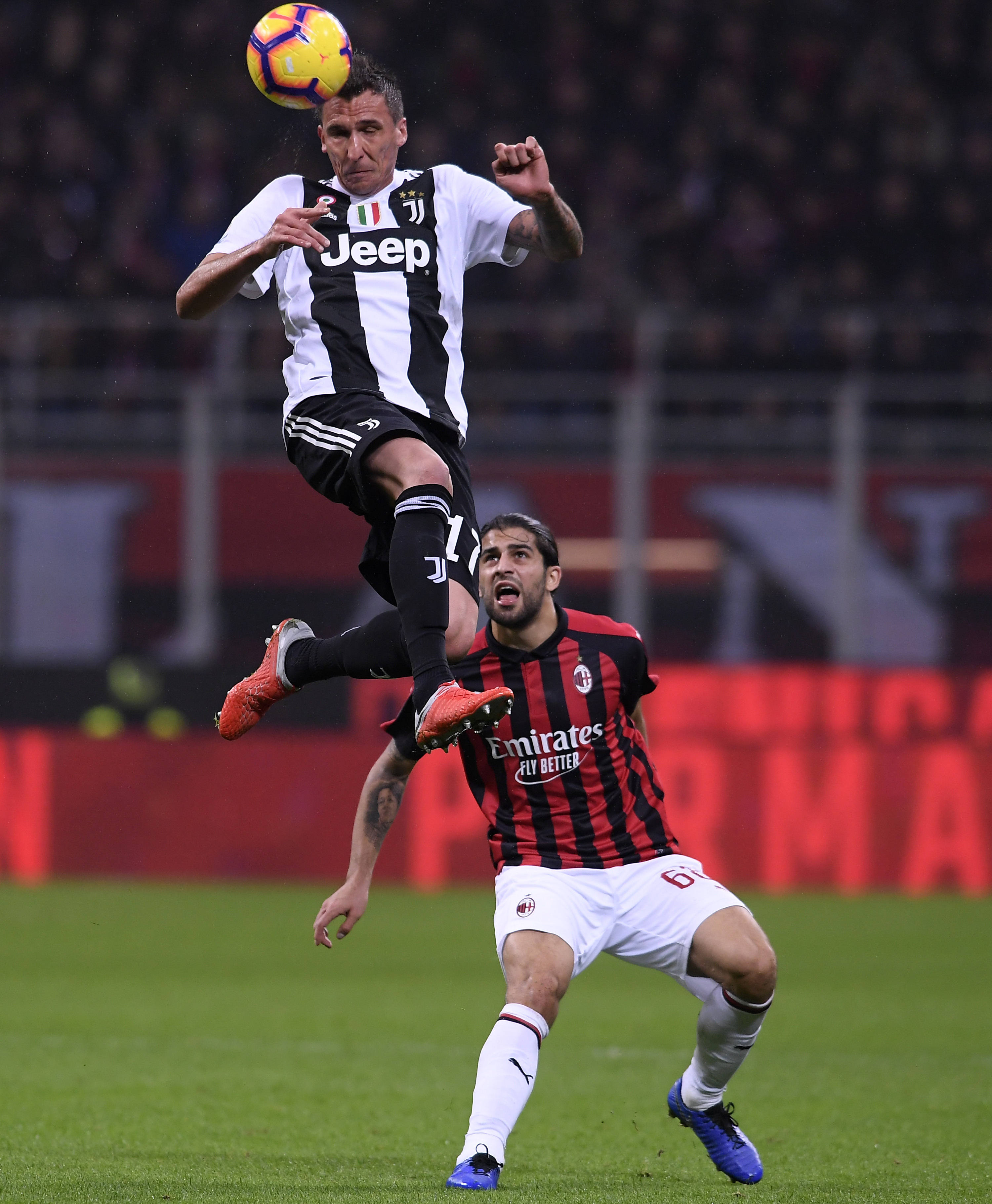 九游体育直播-尤文爆冷瓦伦西亚，范佩西统治全场