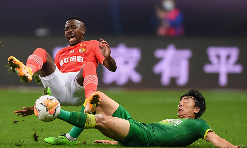 《豪门豪强：恒大胜过国安》的简单介绍