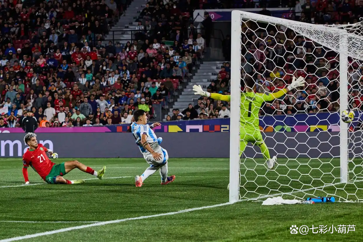 包含阿根廷超级联赛黑马崛起斩获连胜的词条