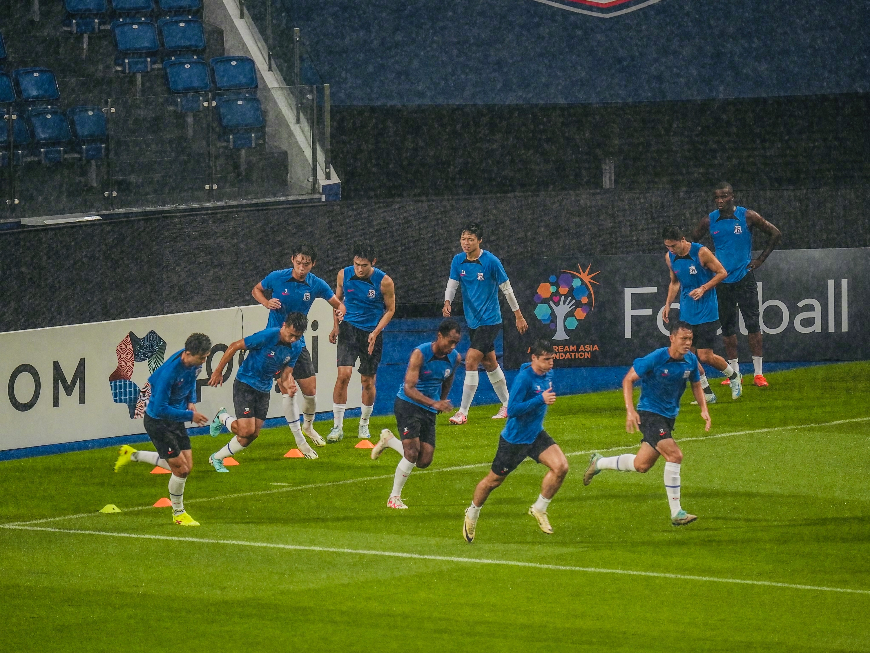 欧预赛第二轮对阵弱旅迎战强队之争的简单介绍