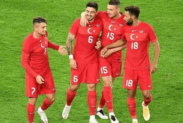 九游APP-欧国联赛赛程紧凑，场场悬念不断