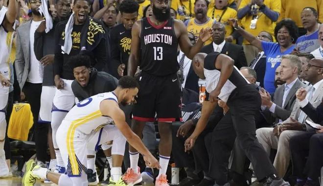 九游官网-关于NBA巨星裁判争议成焦点，赛后发表声明澄清的信息