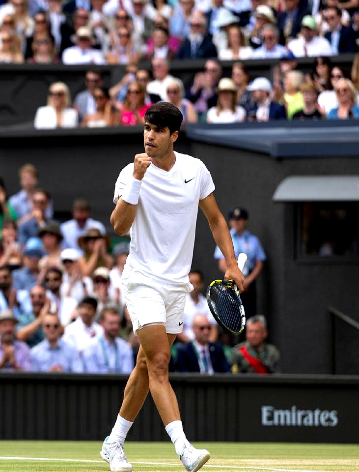 包含温网翻盘戴维斯杯，阿尔卡拉斯点燃赛场的词条