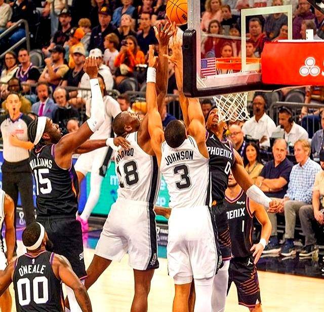 九游体育-马刺绝杀雄鹿，布克带队取胜