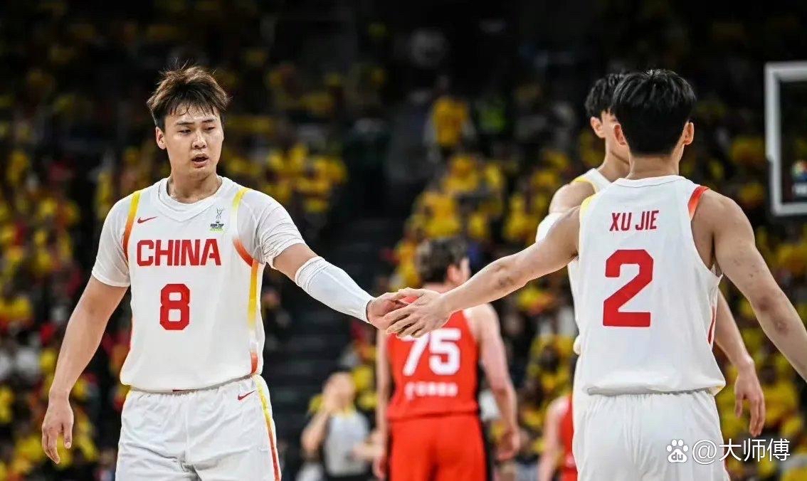 关于中国队完胜日本队，李梓嘉高光表现的信息