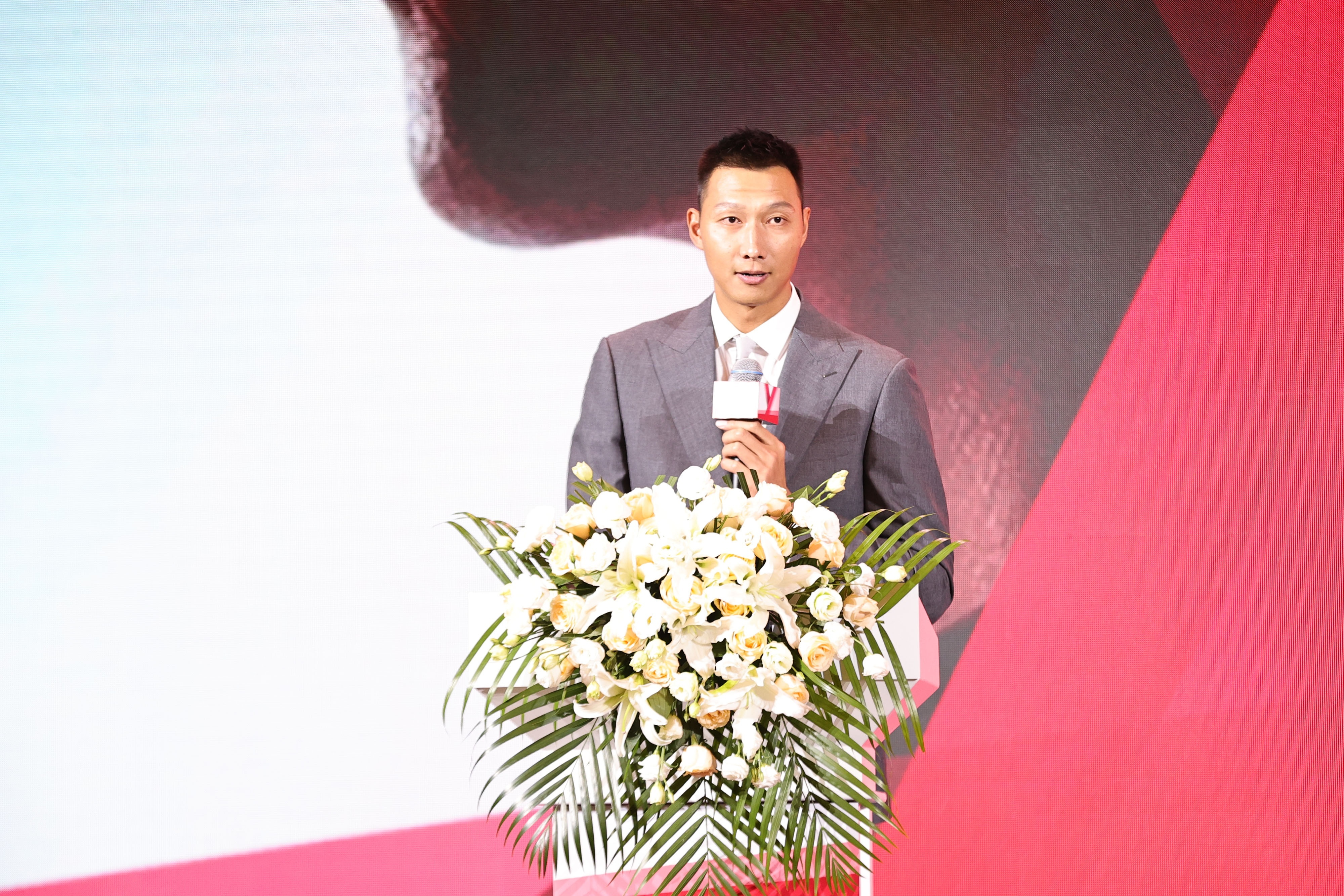 广州队险胜国王，易建联带队取胜